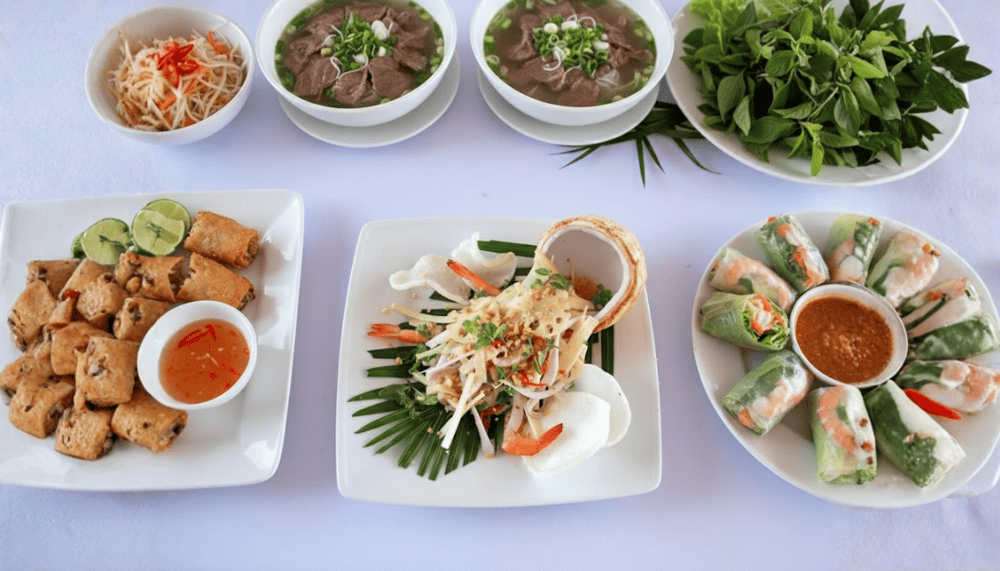 Goi rau dua (coconut salad) in Hoi An